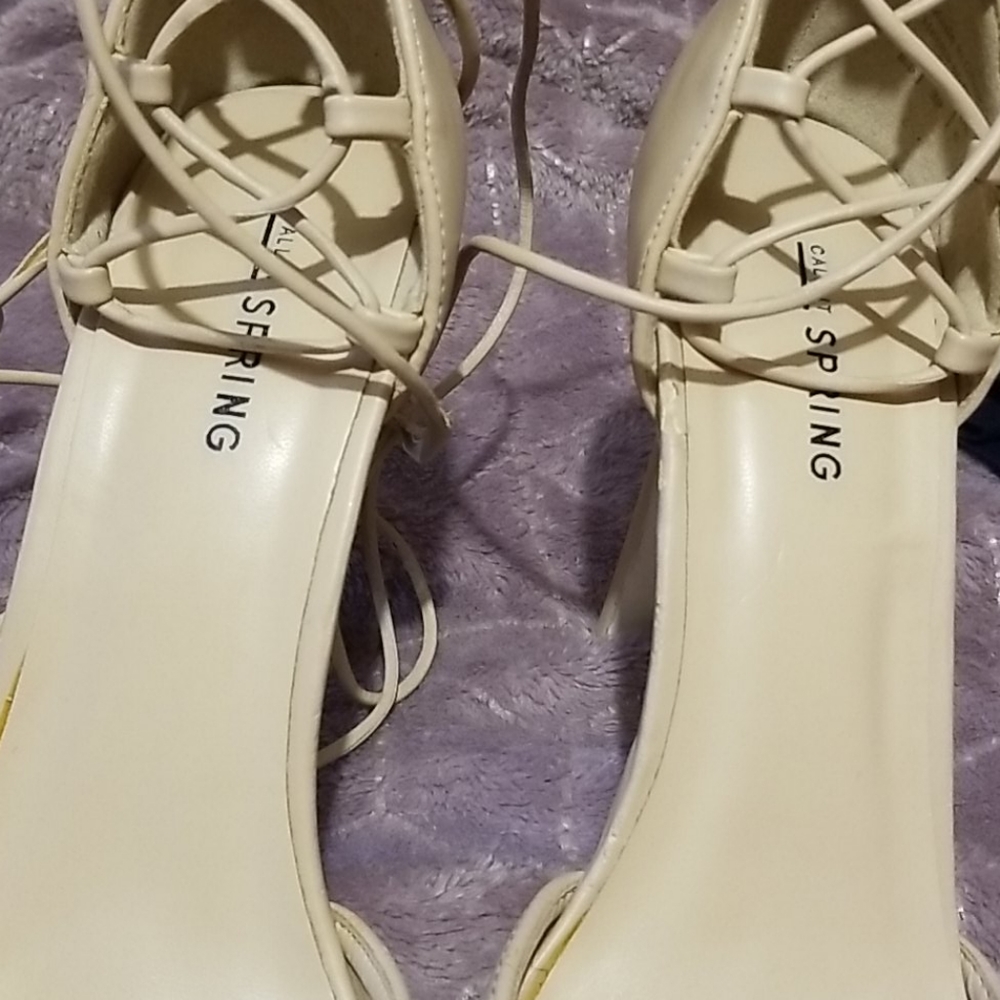 Heels - Picture 4 of 4